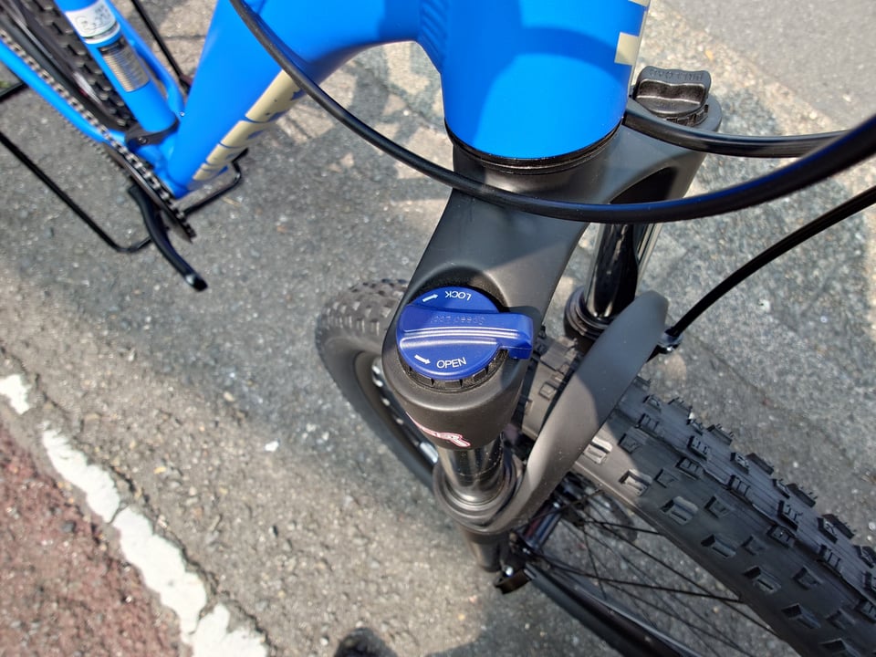 白梅町店】初めてのMTBにうってつけ【GIANT STP/ジャイアント エスティ