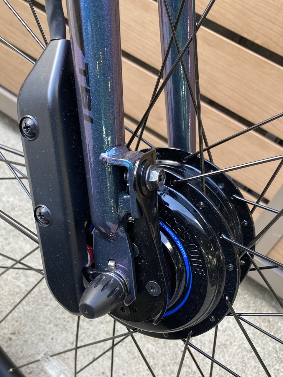 下鴨店】通勤・通学向け電動クロスバイク 当店ナンバーワン人気の