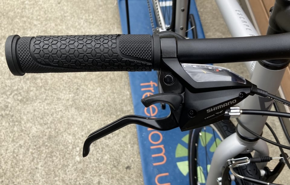 ジャイアントクロスバイク（前3️⃣、後ろ8️⃣）