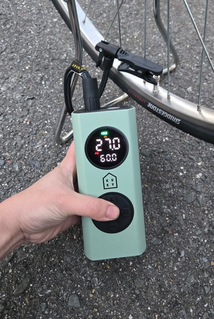 下鴨店】出先で空気入れしてますか?出張修理でも大活躍の電動空気入れ